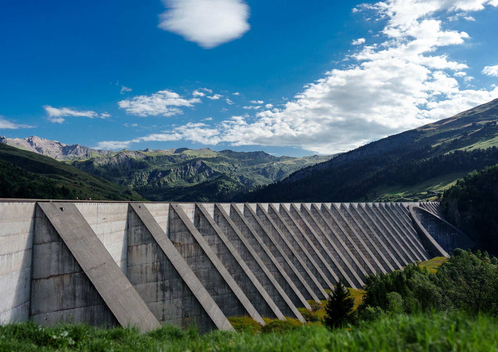 السدود في المغرب: من الرؤية الحسنية إلى آفاق الألفية الثالثة